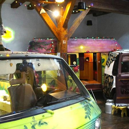 Urban Van Glamping Riga Ngoại thất bức ảnh