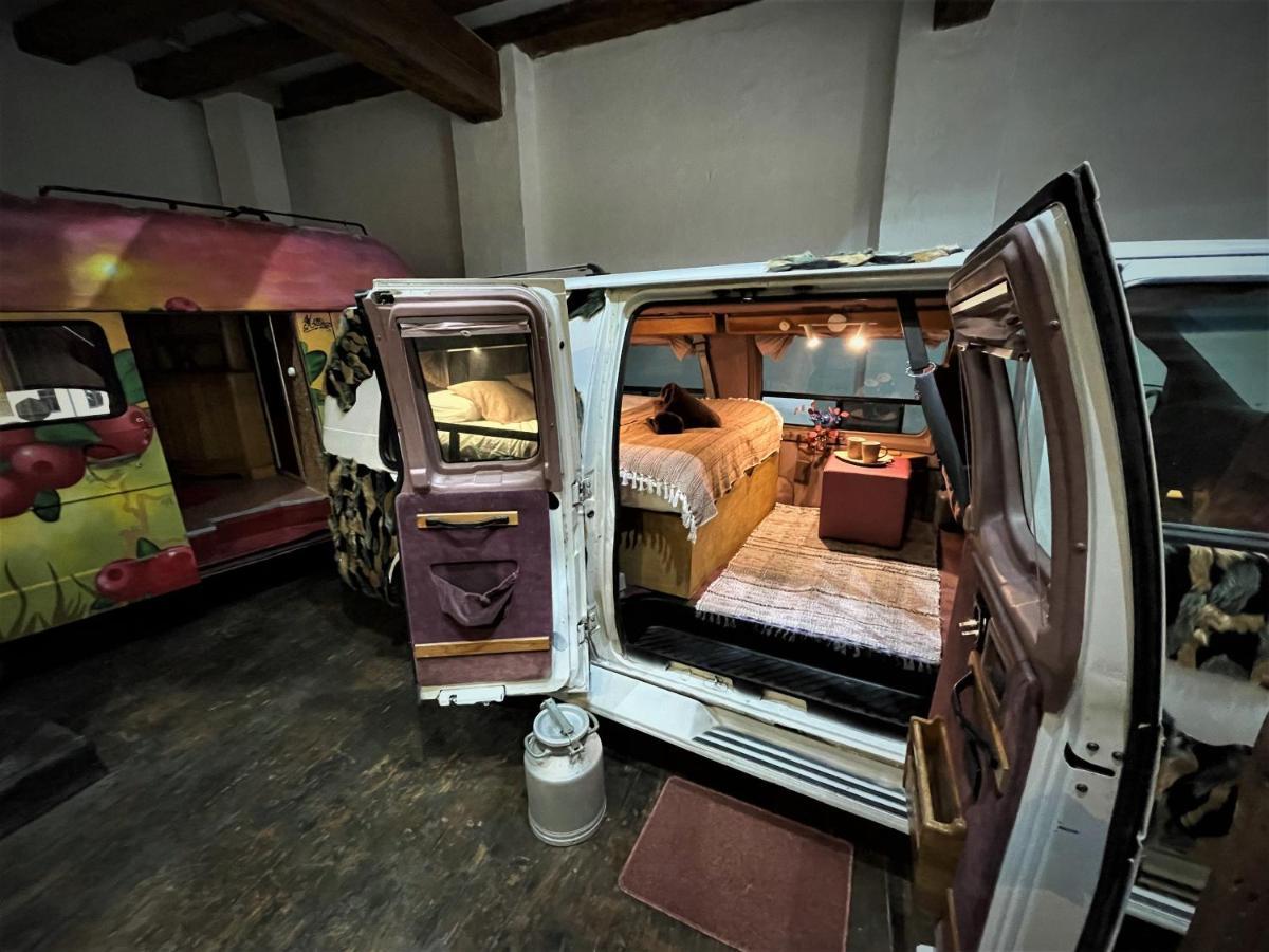 Urban Van Glamping Riga Ngoại thất bức ảnh
