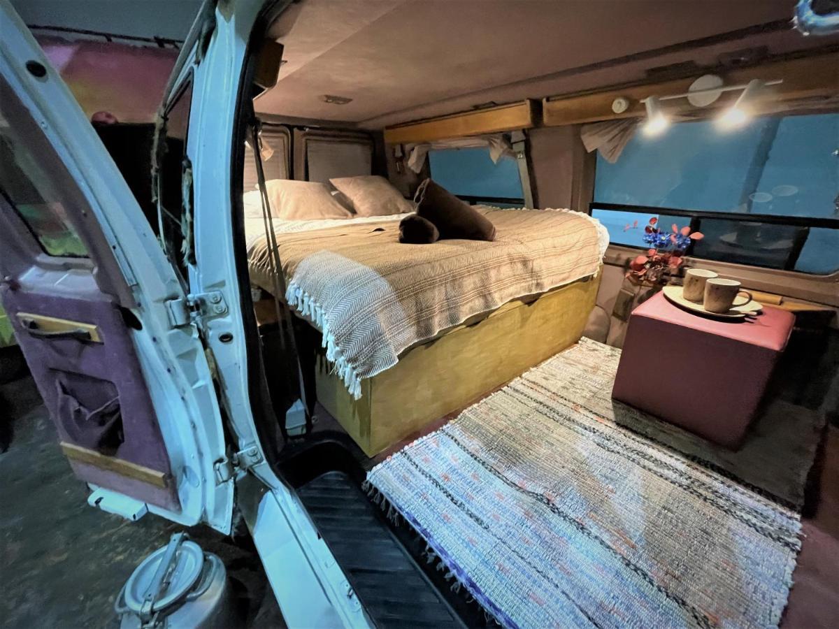 Urban Van Glamping Riga Ngoại thất bức ảnh