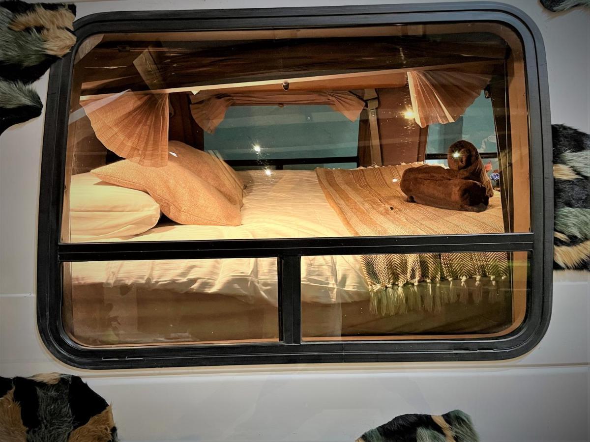 Urban Van Glamping Riga Ngoại thất bức ảnh